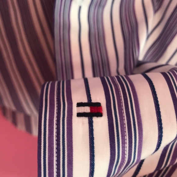 3/$20 🦋 Tommy Hilfiger Striped Button Down Shirt - Picture 4 of 7